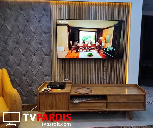 نصب تلویزیون 55 اینج روی دیوار