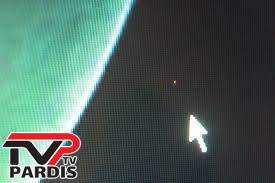 نقطه یا لک روی تصویر تلویزیون چیست ( پیکسل سوختگی )